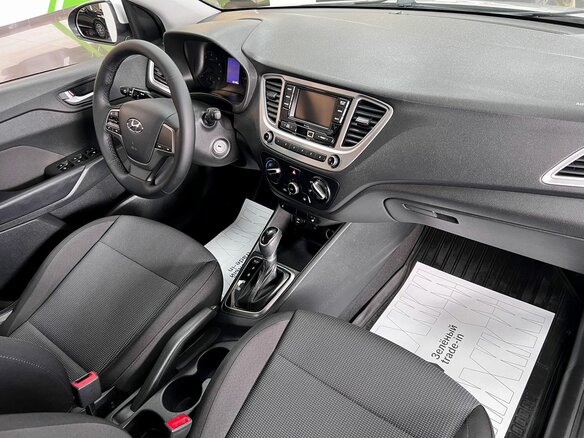 2021 Hyundai Solaris II Рестайлинг, серебристый, 1475000 рублей - вид 12