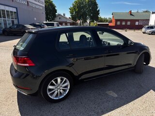 2017 Volkswagen Golf VII Рестайлинг, чёрный, 1800000 рублей, вид 3