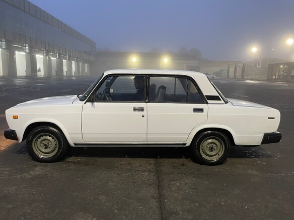 2004 Lada (ВАЗ) 2107, белый, 230000 рублей - вид 2