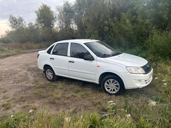 2013 Lada (ВАЗ) Granta I, белый, 270000 рублей - вид 1