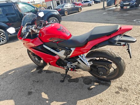 2014 Honda VFR 800, красный, 800000 рублей, вид 3