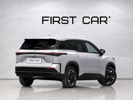 2026 Toyota bZ3X 58.3 kWh, серебристый, 2635000 рублей, вид 3