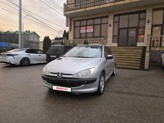 2004 Peugeot 206, серебристый, 220000 рублей, вид 3