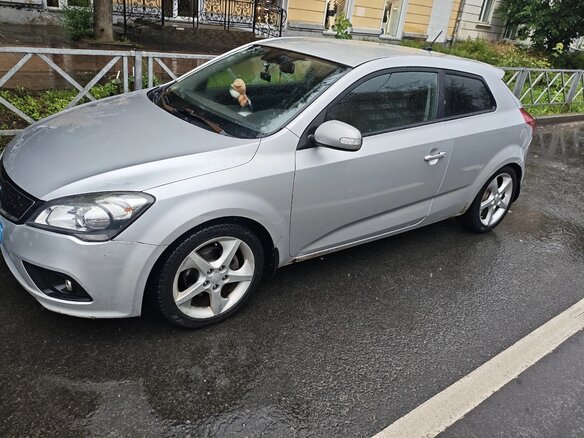 2011 Kia Ceed I Рестайлинг, серебристый - вид 2