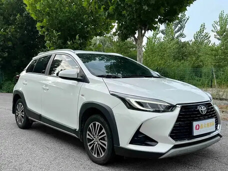 2022 Toyota Yaris L XP150 Рестайлинг, белый, 1330000 рублей, вид 3