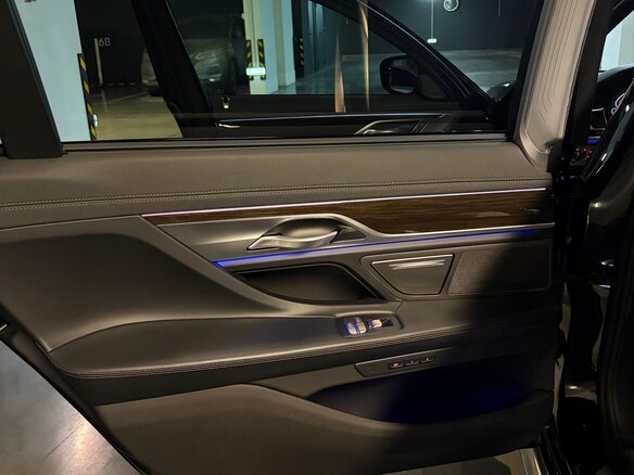 2021 BMW 7 серии Long 730Ld xDrive VI (G11/G12) Рестайлинг, чёрный, 8700000 рублей - вид 21