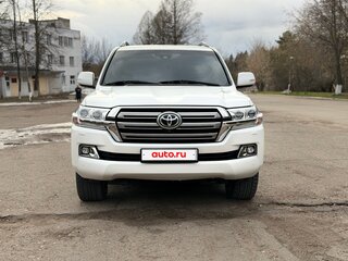 2016 Toyota Land Cruiser 200 Series Рестайлинг 2, белый, 5400000 рублей, вид 2