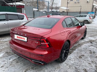 2020 Volvo S60 III, красный, 2350000 рублей, вид 4