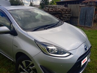 2019 Toyota Aqua I Рестайлинг 2, серебристый, 1200000 рублей, вид 3