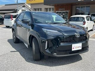 2023 Toyota Yaris Cross I, чёрный, 1490002 рублей, вид 3