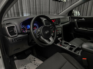 2019 Kia Sportage IV Рестайлинг, белый, 2049000 рублей, вид 5
