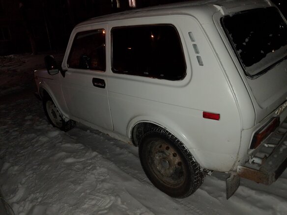 1994 Lada (ВАЗ) 2121 (4x4) I Рестайлинг, белый, 140000 рублей - вид 1