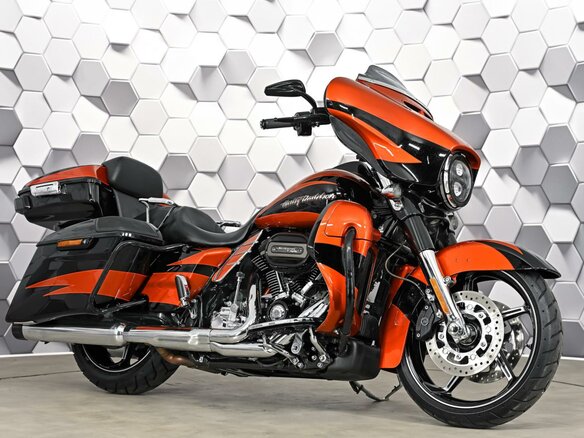 2016 Harley-Davidson CVO Street Glide, оранжевый, 1939000 рублей