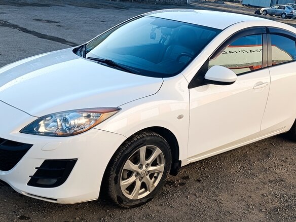 2011 Mazda 3 II (BL), белый, 850000 рублей - вид 3