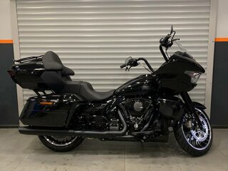 2026 Harley-Davidson Road Glide Limited, чёрный, 4650000 рублей, вид 2