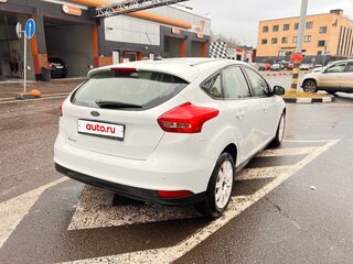 2017 Ford Focus III Рестайлинг, белый, 715000 рублей, вид 4