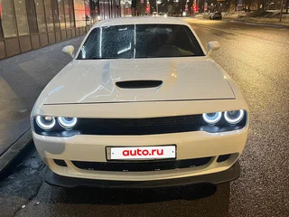 2017 Dodge Challenger III Рестайлинг 2, белый, 3000000 рублей, вид 1