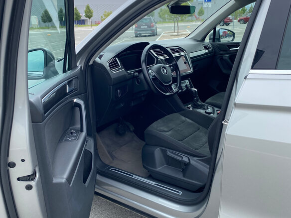 2019 Volkswagen Tiguan II, серебристый, 3100000 рублей - вид 9