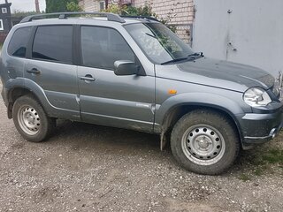 2011 Chevrolet Niva I Рестайлинг, серый, 350000 рублей, вид 2