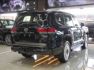 2026 Toyota Land Cruiser 300 Series, чёрный, 12700000 рублей, вид 4