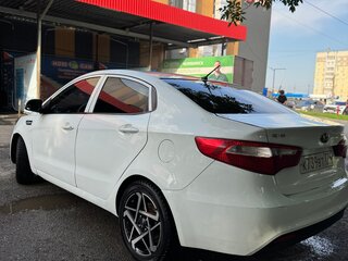 2014 Kia Rio 6-speed III, белый, 399000 рублей, вид 5