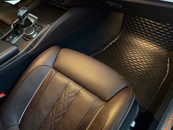 2019 BMW 5 серии 520d xDrive VII (G30/G31/G38), белый, 3100000 рублей - вид 19