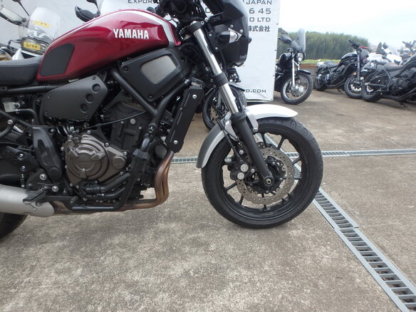 2017 Yamaha XSR700, красный - вид 12