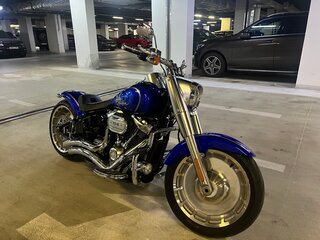 2019 Harley-Davidson Fat Boy, синий, 2170000 рублей, вид 4