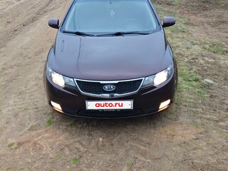2010 Kia Cerato 6-speed II, пурпурный, 850000 рублей, вид 2