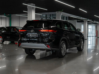 2026 Toyota Highlander IV (XU70), чёрный, 5600000 рублей, вид 4