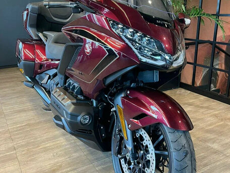 2025 Honda GL 1800 Gold Wing, красный, 4500000 рублей, вид 5