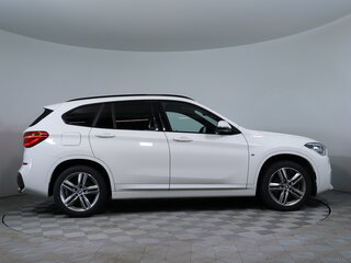 2019 BMW X1 20i xDrive II (F48), белый, 2730000 рублей, вид 4