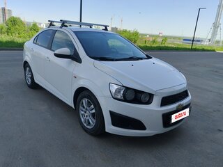 2015 Chevrolet Aveo II, белый, 750000 рублей, вид 2