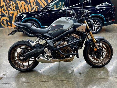 2024 Honda CB 650R, серебристый, 1150000 рублей, вид 2