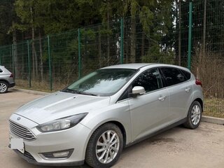2016 Ford Focus III Рестайлинг, серебристый, 800000 рублей, вид 2