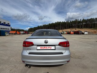 2015 Volkswagen Jetta VI Рестайлинг, серебристый, 880000 рублей, вид 3