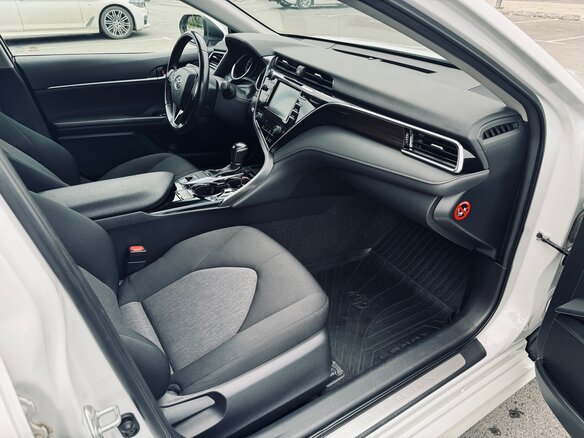2020 Toyota Camry VIII (XV70), белый, 2890000 рублей - вид 11