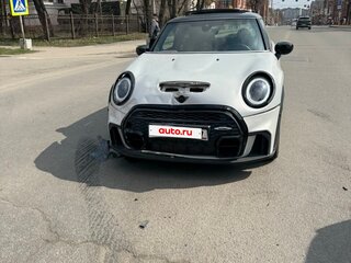2021 Mini Hatch Cooper S III (F55/F56) Рестайлинг 2, серебристый, 3250000 рублей, вид 3