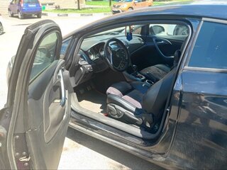 2012 Opel Astra GTC J Рестайлинг, чёрный, 999999 рублей, вид 2