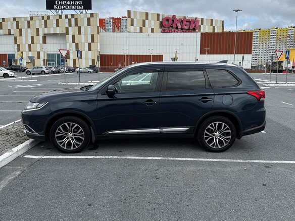 2018 Mitsubishi Outlander III Рестайлинг 2, синий, 2050000 рублей - вид 2