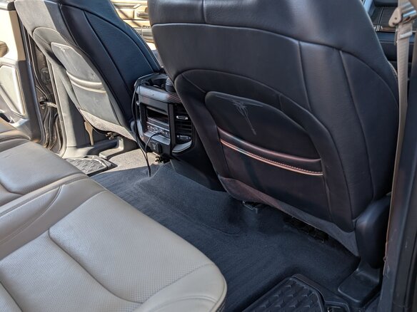 2021 Ram 1500 Crew Cab V, серый, 7500000 рублей - вид 4
