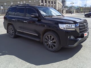 2016 Toyota Land Cruiser 200 Series Рестайлинг 2, чёрный, 4500000 рублей, вид 2