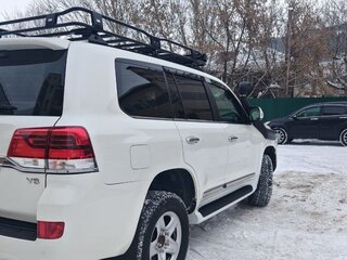 2015 Toyota Land Cruiser 200 Series Рестайлинг 2, белый, 4999000 рублей, вид 4
