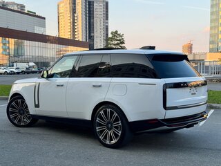 2023 Land Rover Range Rover P440e V, белый, 9300000 рублей, вид 4
