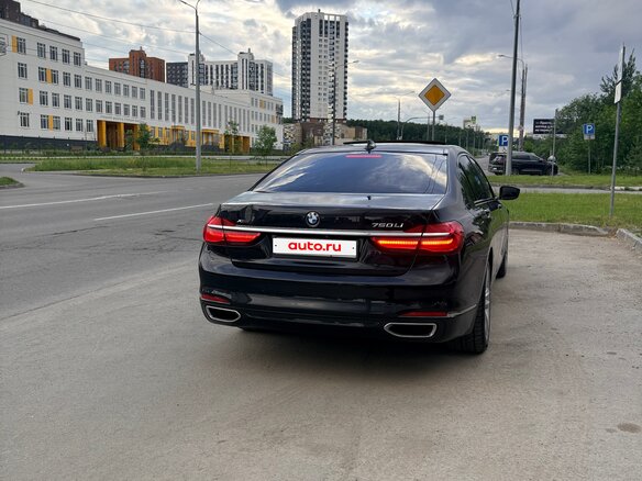 2017 BMW 7 серии Long 750Li xDrive VI (G11/G12), чёрный, 3800000 рублей - вид 7