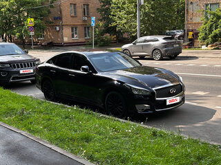 2015 Infiniti Q70 I Рестайлинг, чёрный, 1770000 рублей, вид 1