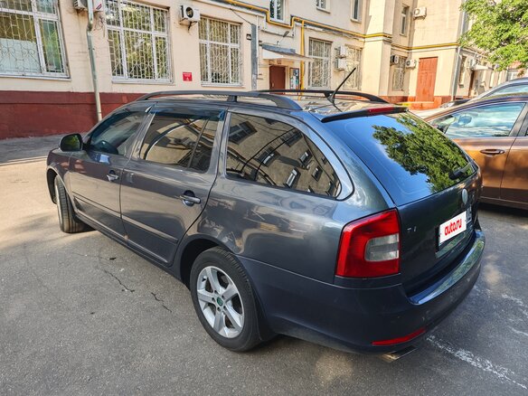 2011 Skoda Octavia Czech market II (A5) Рестайлинг, серый, 890000 рублей - вид 4