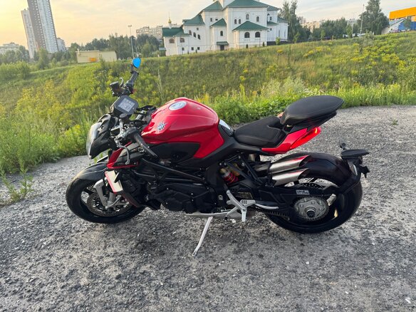 2022 MV Agusta Brutale 1000, красный, 1800000 рублей - вид 8