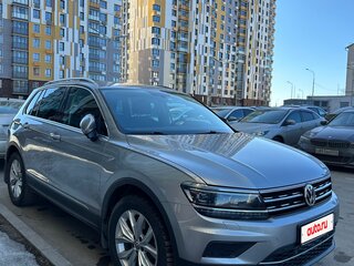 2017 Volkswagen Tiguan II, серебристый, 1840000 рублей, вид 3