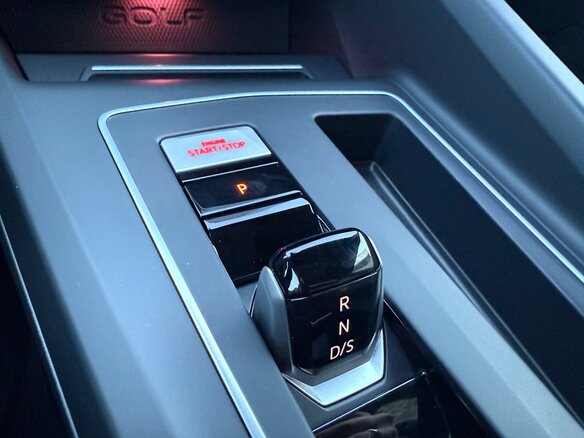 2021 Volkswagen Golf GTI VIII, серый, 3950000 рублей - вид 16